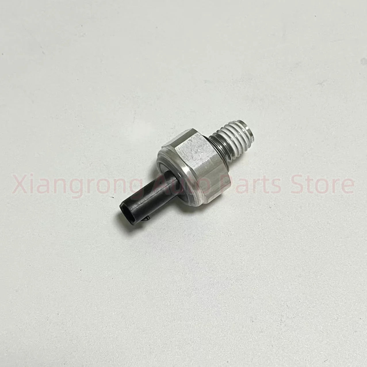 OmniPure — 10X Engine Oil Pressure — Oil — detail close-up