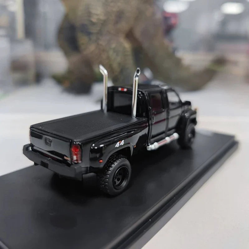 GOC 1:64 GMC Top Kick C4500 - 2025 Beijing Model Exhibition Limited Edition, Iron-Base Alloy Pickup Model, American Giant Truck