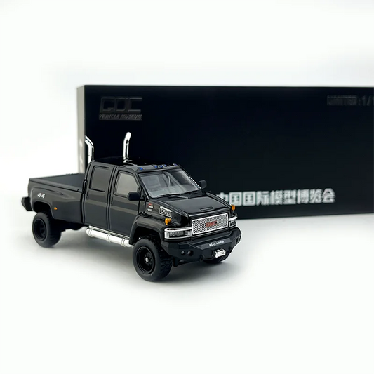 GOC 1:64 GMC Top Kick C4500 - 2025 Beijing Model Exhibition Limited Edition, Iron-Base Alloy Pickup Model, American Giant Truck